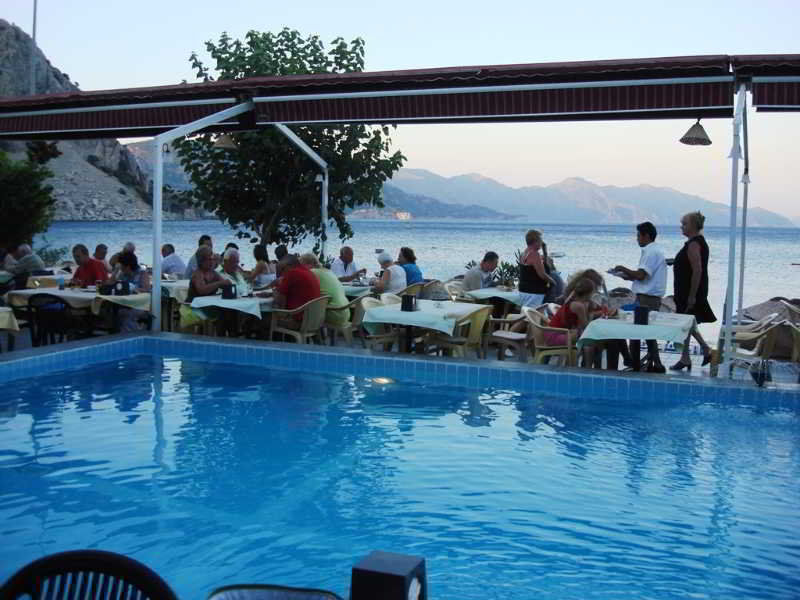Ozcan Beach Hotel Турунч Екстер'єр фото